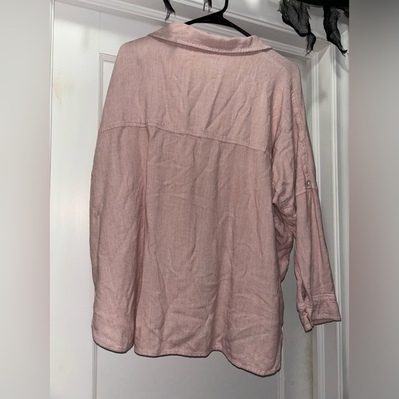 American Eagle women’s oversized button up - Picture 2 of 3